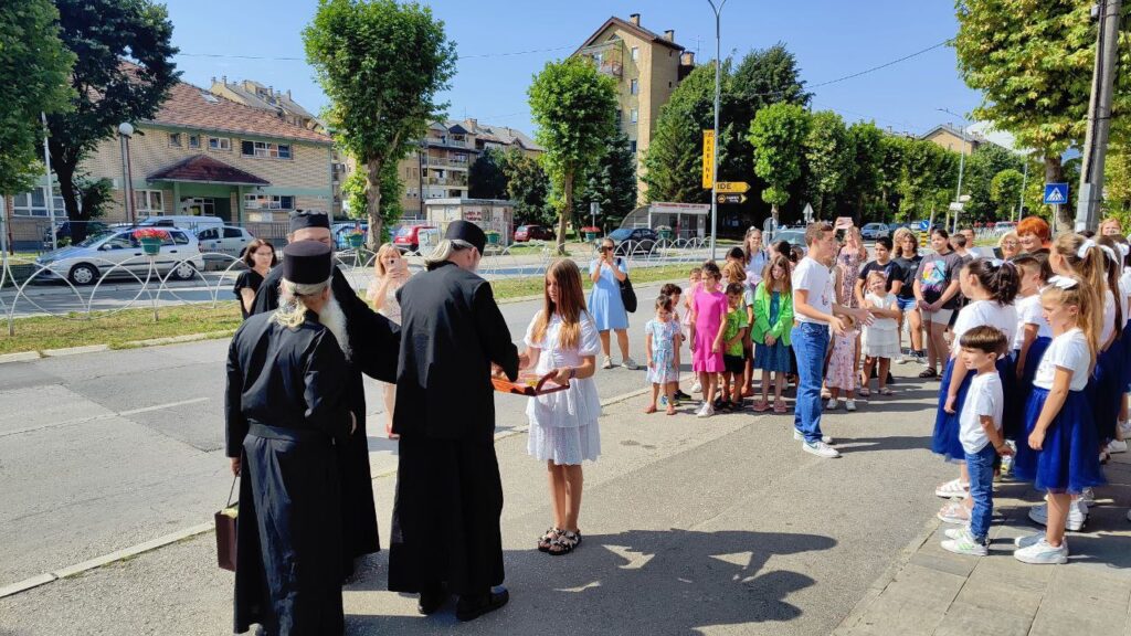 Игуман Хиландара, Високопреподобни архимандрит Методије у посети хиландарском Добротворно-образовном удружењу „Теофил 1198“ у Чачку