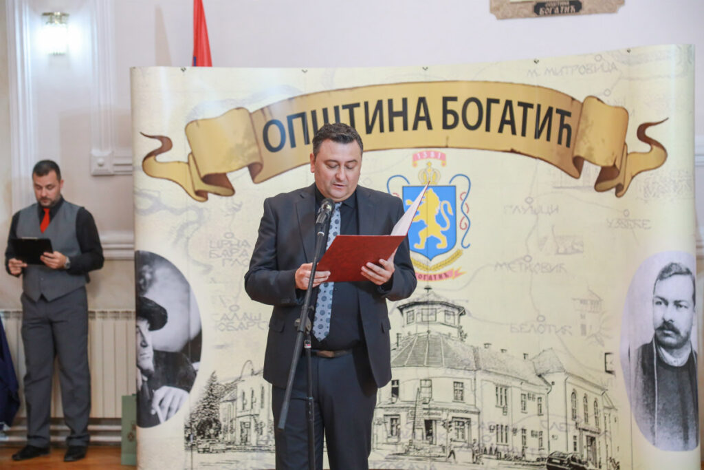 Фотографије монаха Милутина Хиландарца на изложби у Богатићу