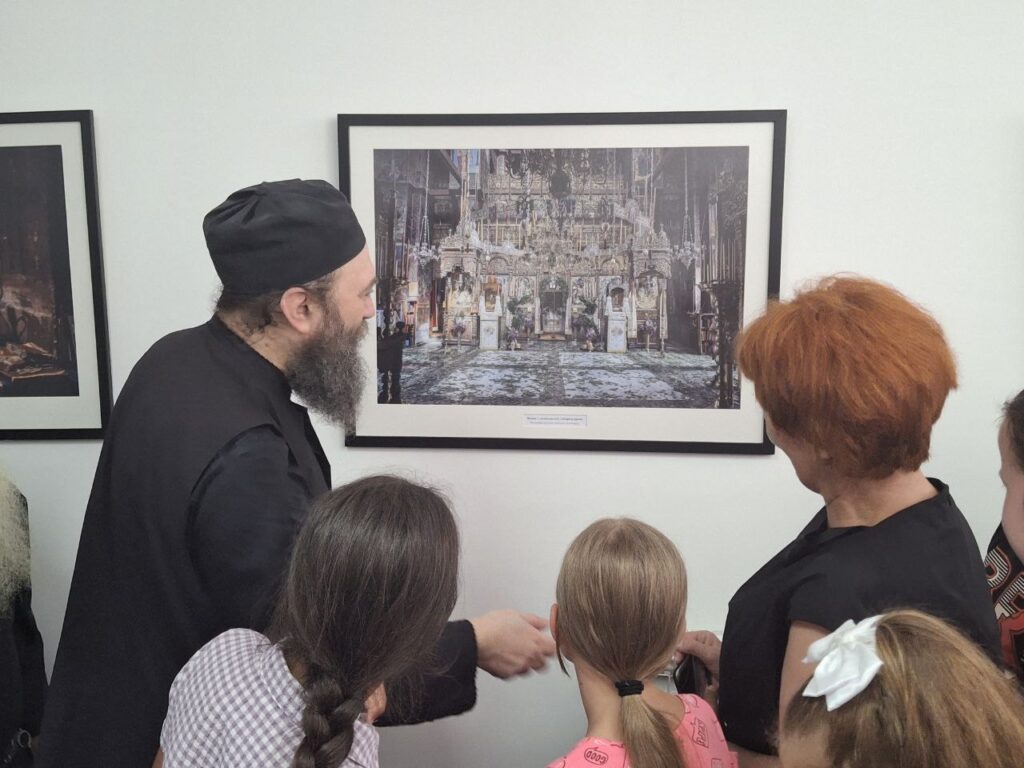 Игуман Хиландара, Високопреподобни архимандрит Методије у посети хиландарском Добротворно-образовном удружењу „Теофил 1198“ у Чачку