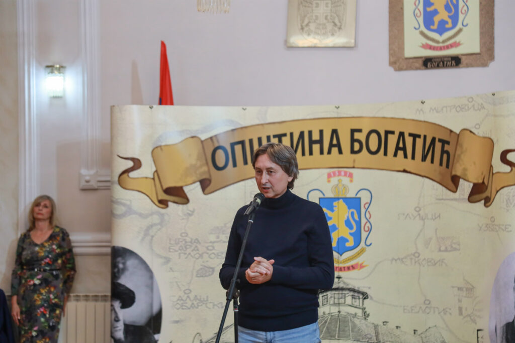 Фотографије монаха Милутина Хиландарца на изложби у Богатићу