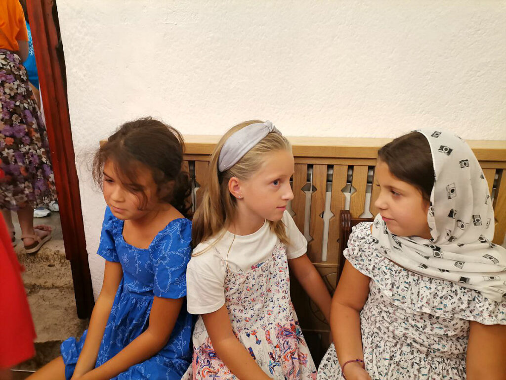 Деца „Теофила 1198“ и Дечји хор „Ирмос“ на Дечјем сабору на Цетињу