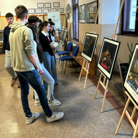 Фотографије монаха Милутина Хиландарца у Гимназији у Чачку