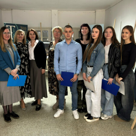 Фотографије оца Милутина Хиландарца стигле у Техничку школу у Чачку